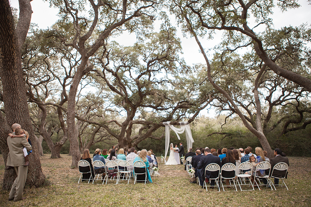 Anna-Tom-Texas-Country-Chic-wedding-31